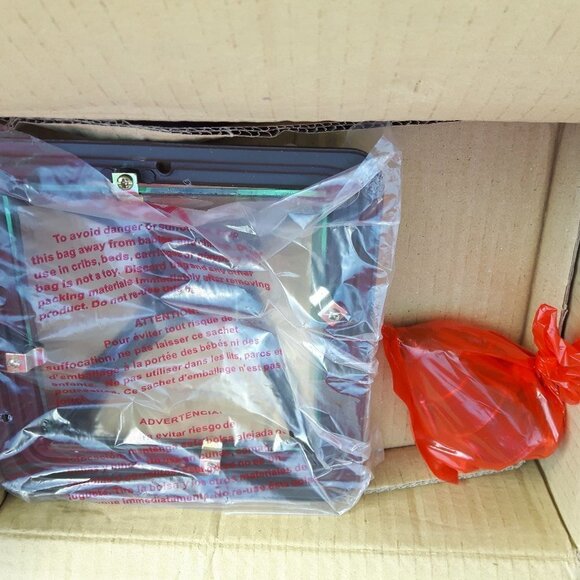 Outdoor Bulb Wall Lamp New in Box Porch Light Fixture - Picture 3 of 4